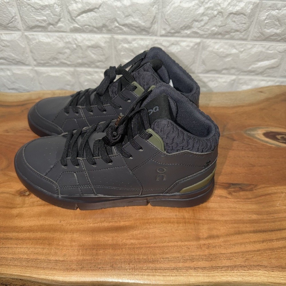 On Roger Clubhouse Mid Women 7.5 Black Olive CloudTec Speedboard Shoes NIB - Picture 2 of 9